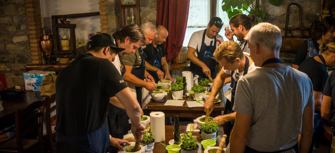 Prepare the Genoese pesto with mortar: Join Our Cooking Class