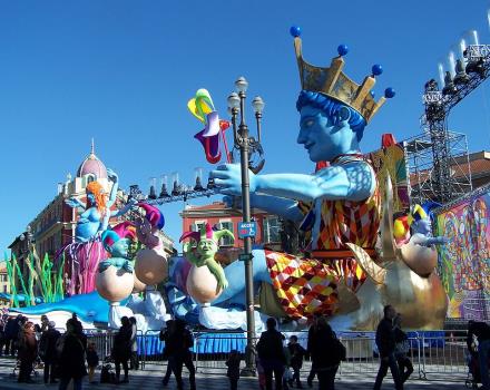 Parades, music and colors await you in the French Riviera! Stay in Sanremo!