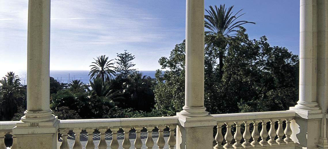 Visit Sanremo and thanks to our tour discover the beautiful villas and gardens of the city