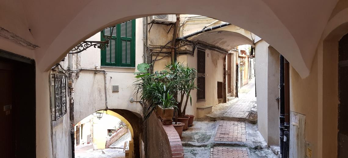 Visit the beautiful Sanremo and its old town with us!